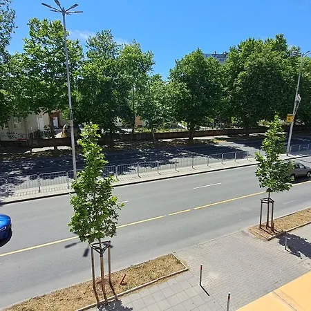 Apartment Demokratsia *