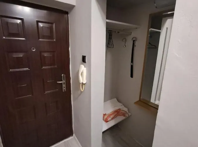 Demokratsia بورغاس